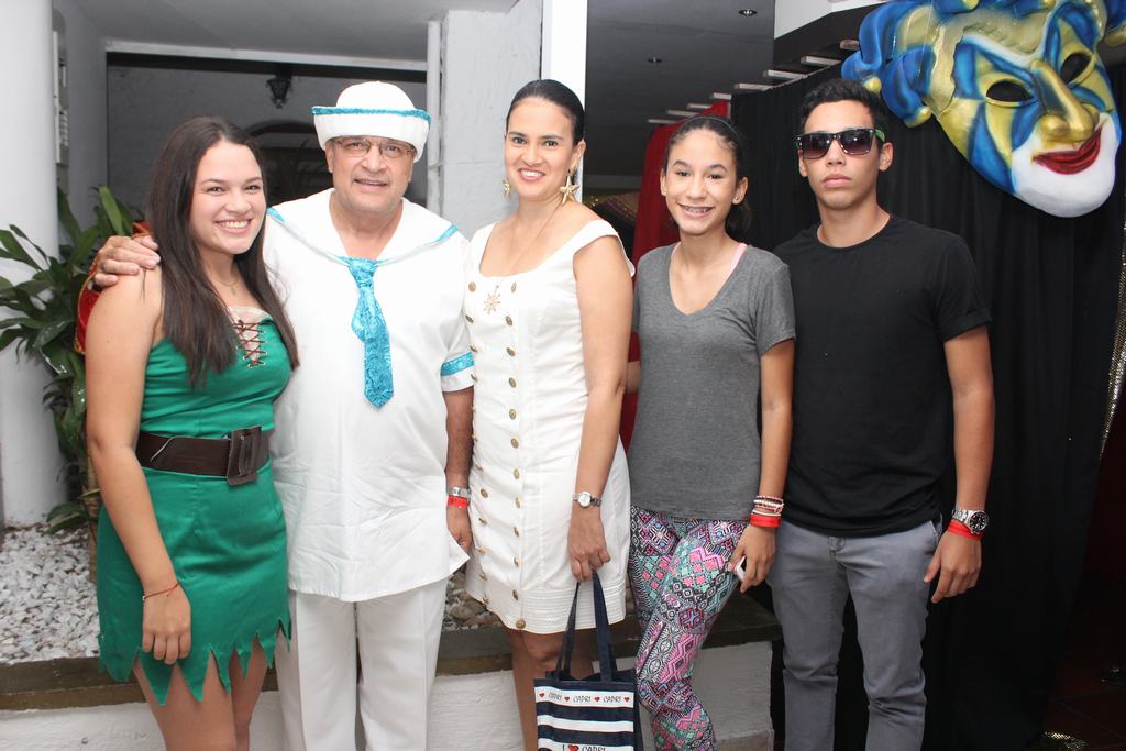María Paula Trespalacios, Alberto Trespalacios, Catalina Rojas, María Paula Cuenca y David Díaz.